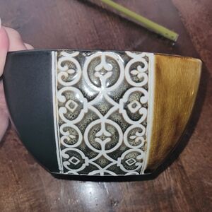 Elite Couture Brand, Multi Color Ceramic Bowl.  6" Square X 3" Tall.